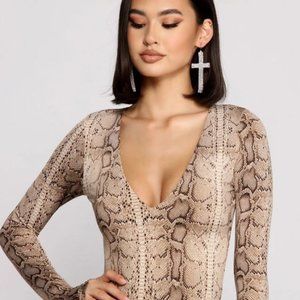 NWT SNAKE SKIN TIGHT STRETCH LOW CUT BODYSUIT S M